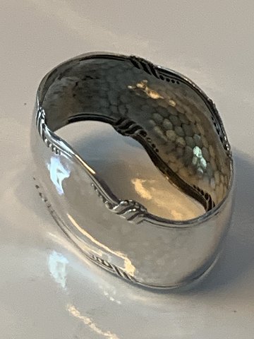 Napkin ring Silver
Size 3.7 x ø 4.5 cm.
Stamped: 830S