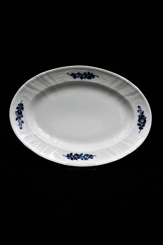 Royal Copenhagen oval Juliane Marie Blue Flower dish.
RC# 10/12005. 
30,5x21,5 cm...