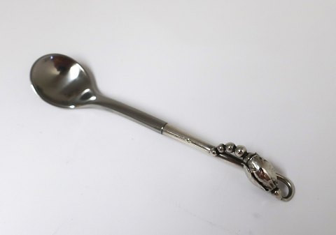 Georg Jensen. Silberbesteck (925). Magnolie. Senflöffel mit Stahl. Länge 10 cm.