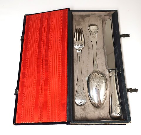 J. Holm, Copenhagen. Silverware in a nice box. Dinner knife, dinner fork and 
dinner spoon (830). All 3 parts are engraved. Produced 1880.