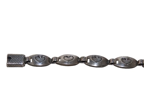 Danish silver 
Small children bracelet with hearts from 1950