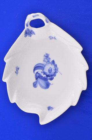 Royal Copenhagen  Blue flower braided Dish no 8002