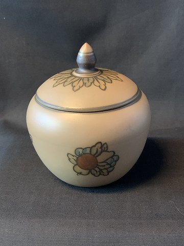 Lid vase from L. Hjorth
Height 13.5 cm
Dec. No. 19