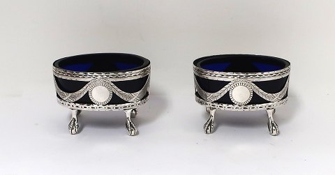 P. Hertz. Silver salt jar with blue glass (830). A pair. Length 7.7 cm. Produced 
1887.