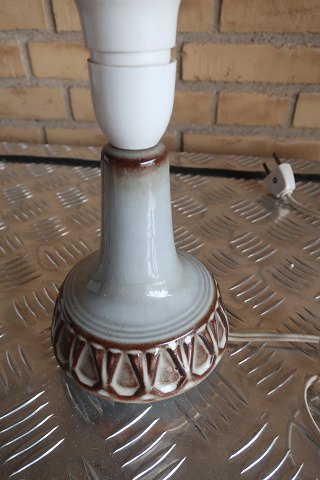 Lamp from Søholm, Modelno 1202, Grey Pottery
Design by Einar Johansen
H: 20 cm incl. socket
Stamp: 1202 - Søholm - Stentøj
In a good condition