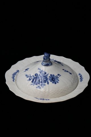 Royal Copenhagen Blue Flower Curved round dish / ragout dish. RC#10/1696. From 
1923-28...