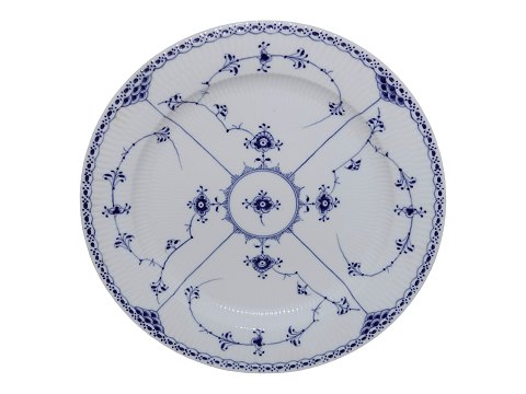 Blue Fluted Half Lace
Large round platter 33 cm.