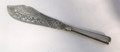 S. & M. Benzen, København (S & MB). Serveringskniv for fisk. Sølv (830). Længde 
31 cm. Produceret 1904.