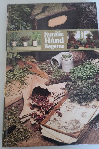Urtebogen = The book about herbs
Familiehåndbøgerne 
Grafisk Forlag A/S
1982
Pages: 174
In a good condition