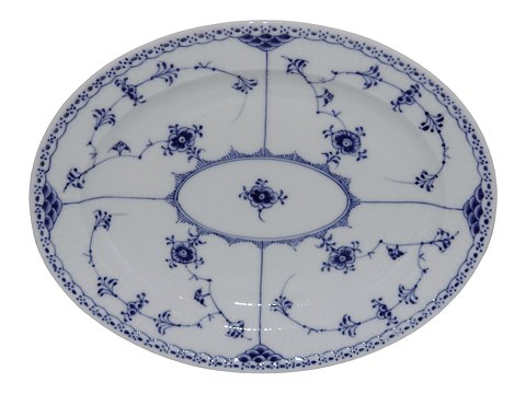 Blue Fluted Half Lace
Platter 30 cm. #532