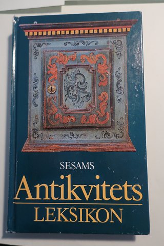 Sesams Antikvitetsleksikon 
Sesams Forlag
1990
Sideantal: 232
In a very good condition