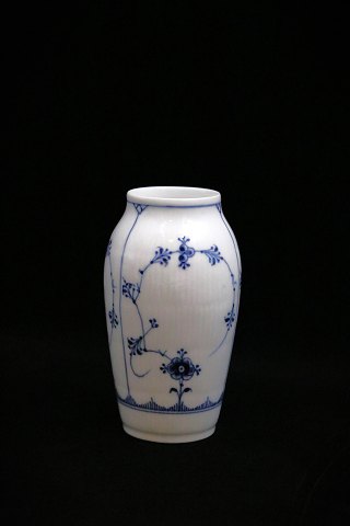 Royal Copenhagen Blue Fluted Plain vase. 
RC# 1/383. 1.sort. before 1923...