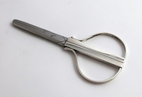 Grape scissors sterling (925) by Axel Holm, Copenhagen. Length 13.8 cm.