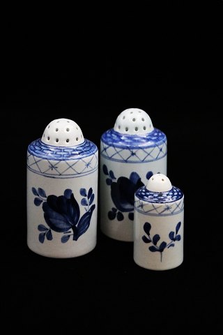 Aluminia / Royal Copenhagen Trankebar Salt & pepper shaker...