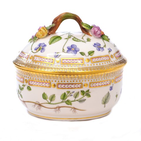 Royal Copenhagen Flora Danica large sugar bowl 
3582. "Viola canina L.". H: 13cm. L: 16cm