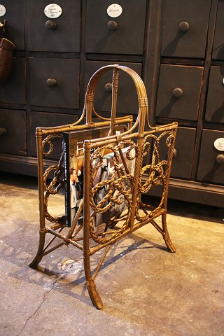 Old newspaper / magazine / book holder in bamboo with braided pattern and old 
gold painting...