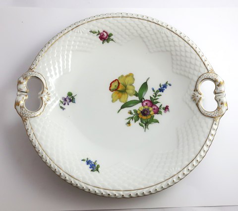 Bing & Grøndahl. Saksisk blomst. Rundt kagefad. Model  101. Diameter 25,5 cm  (1 
sortering)