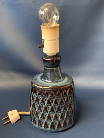 Bordlampe fra Søholm Bornholms keramik
Dek nr 1036