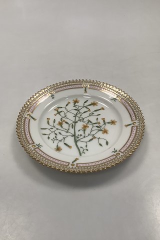 Royal Copenhagen Flora Danica Cake Plate No 20/3552