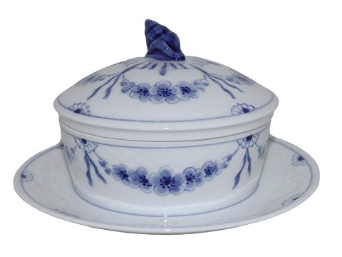 Empire
Round lidded bowl for butter