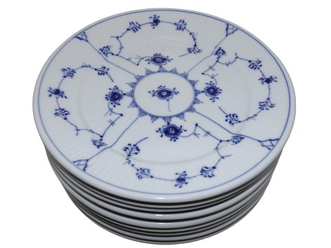 Blue Fluted Plain thick porcelain
Luncheon plate 22 cm. #329