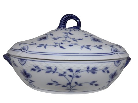 Butterfly
Oblong lidded bowl from 1902-1914