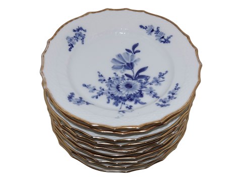Blue Flower Curved with gold edge
Side plate 15.5 cm.