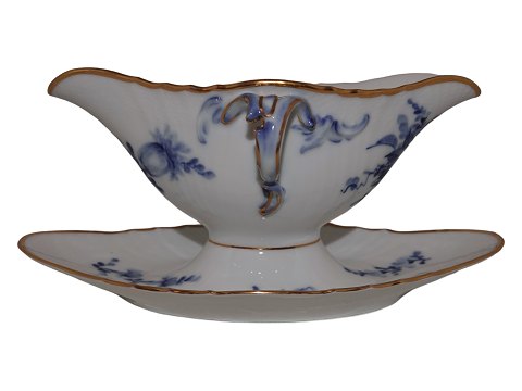 Blue Flower Curved with gold edge
Gravy boat