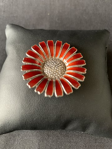 Marguerite Brooch / Pendant Sterling silver
Measures 3.6 cm.
Stamped BH 925