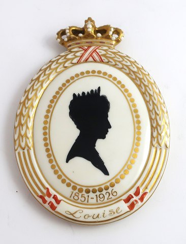 Royal Copenhagen. Silhouette platte. Dronning Louise. 1926. Højde 12,6 cm. (1 
sortering)