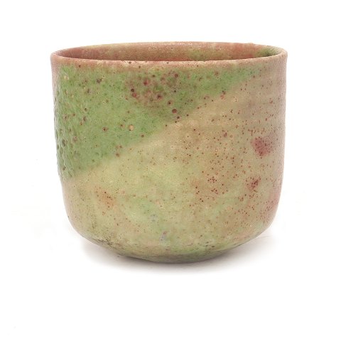 Per Weiss, 1953-2023, stoneware vase. H: 11cm. D: 
12cm