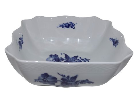 Blue Flower Braided
Rare, square bowl for salad