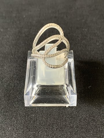 Dame sølv ring i flot design med sten
Stemplet. 925S NOA
Størrelse 55
