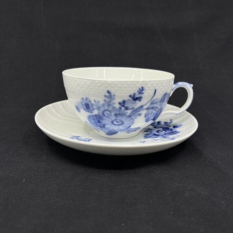 Large Blue Flower Curved tea cup