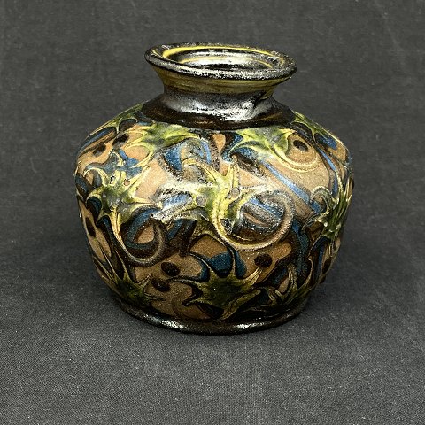 Kähler vase med usædvanlig tæt dekoration