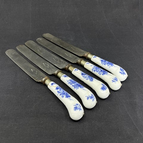 Set of 5 Blue Flower dinner knives