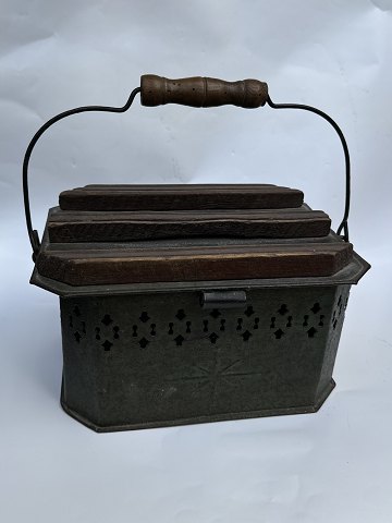 Tin foot warmer With handle