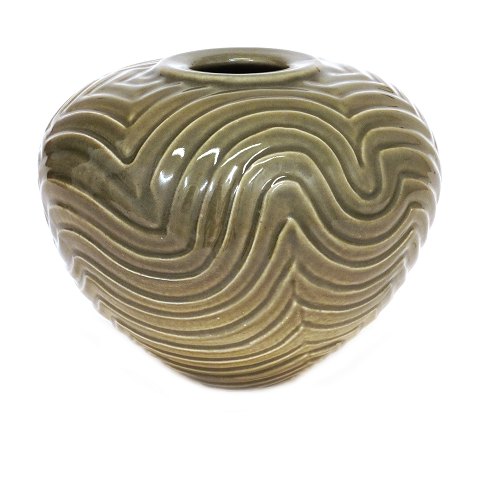 Per Weiss, Denmark, 1953-2023, stoneware vase. H: 
18cm. D: 21cm