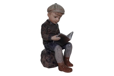 Dahl Jensen figurine
Boy reading