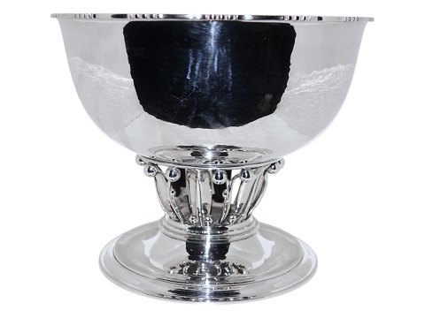 Georg Jensen sølv
Stor Louvre skål fra 1915-1925