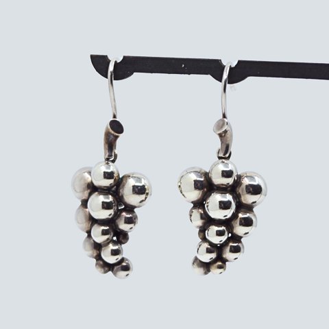 Georg Jensen; Par Moonlight Grapes øreringe i sterlingsølv