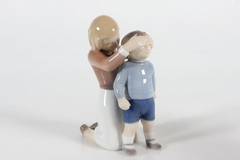 Bing & GrøndahlFigur af bror og søsterGæt hvem nr. 2301