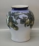 Bing & Grøndahl B&G 307-430 Unika Vase Gren med æbler 32 x 28 cm Signeret Clara 
Nielsen ( )Malerinde hos B&G 1896 - 1948 
