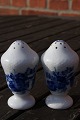 Blue Flower Curved Danish porcelain. Set salt- and 

pepper castor