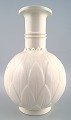 Arno Malinowski for Royal Copenhagen. 
Vase af blanc de chine porcelæn