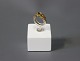 Georg Jensen Ring i 18 kt. guld med en safir fra 1920erne. 
5000m2 udstilling.
