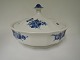 Royal Copenhagen
Blue flower
Vegetable dish
# 8535