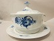 Royal Copenhagen, Blue Flower, Angular
Big soup tureen with a lid AND with a lower 
plate, 2. grade
RC-nr. 8532 and 8533
Plate D: 37cm
Soup tureen D: 28,5cm, 
H: total: 25cm
We have a good choice of Blue Flower
Please contact us for further informat