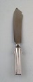 Rare Georg Jensen Elsinore art deco cake knife in Sterling silver. 1933-44.