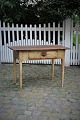 Swedish 1900 Century console table in wood with small drawer.
The table is completely in original color.